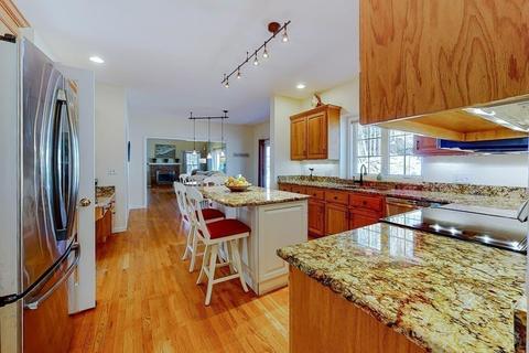 2 Brookside St, Upton, MA 01568 photo 8