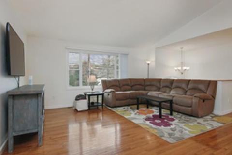 44 Steele Rd, Enfield, CT 06082 photo 4