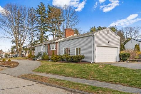9 Hallmark Dr, Woburn, MA 01801 photo 2