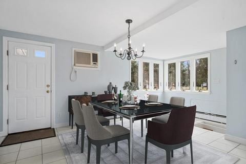 9 Hallmark Dr, Woburn, MA 01801 photo 4