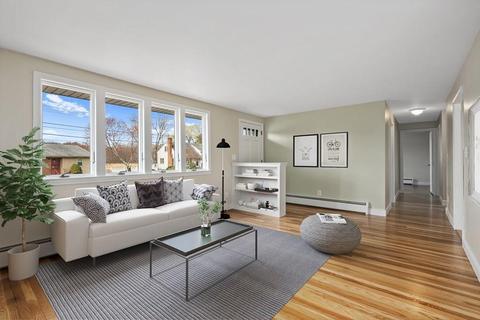 9 Hallmark Dr, Woburn, MA 01801 photo 3
