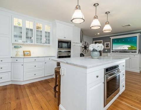 3 Flint St, Marblehead, MA 01945 photo 4