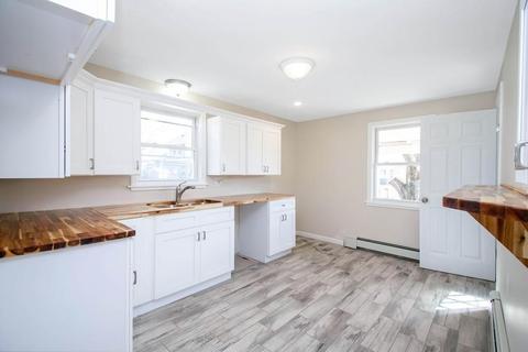 20 Olea St, Chicopee, MA 01020 photo 1