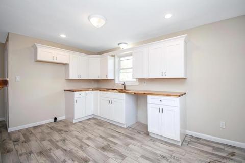 20 Olea St, Chicopee, MA 01020 photo 3