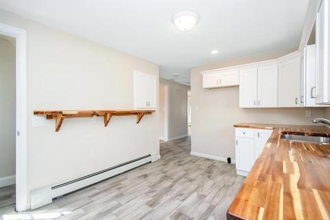 20 Olea St, Chicopee, MA 01020 photo 4