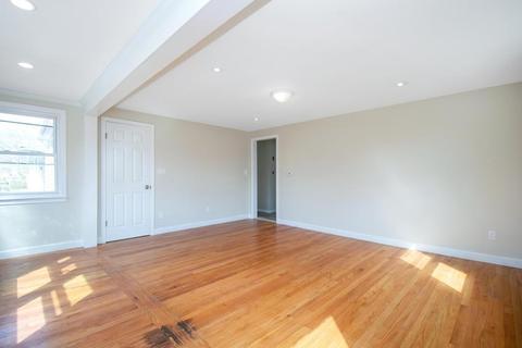 20 Olea St, Chicopee, MA 01020 photo 9