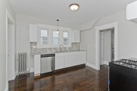 56 Burton St, Springfield, MA 01108 photo 6
