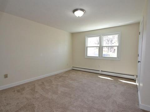 8 Phillips St, Worcester, MA 01604 photo 6
