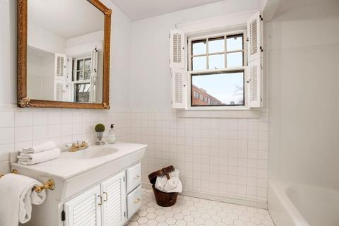228 Pleasant St, Brookline, MA 02446 photo 14