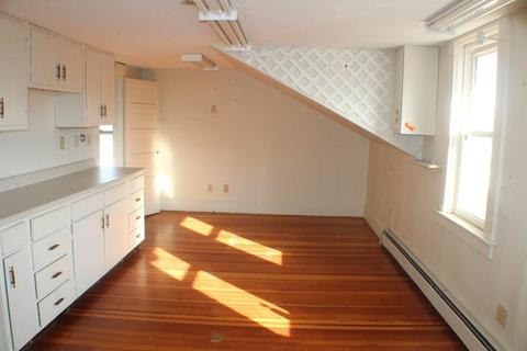 22 Pendexter Ave, Chicopee, MA 01013 photo 14