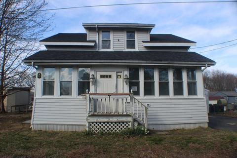22 Pendexter Ave, Chicopee, MA 01013 photo 2
