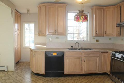 22 Pendexter Ave, Chicopee, MA 01013 photo 7
