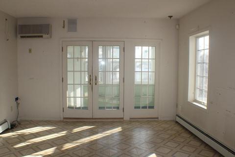 22 Pendexter Ave, Chicopee, MA 01013 photo 10