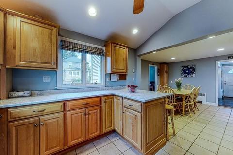 47 Waldron Rd, Braintree, MA 02184 photo 4