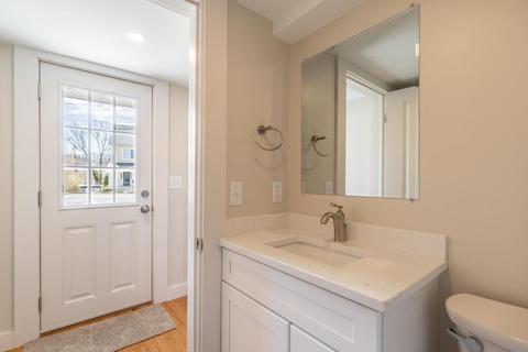44 High St, Gloucester, MA 01930 photo 9