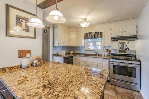 10 Donbray Rd, Springfield, MA 01119 photo 9