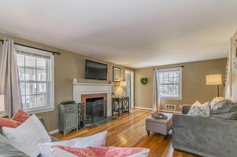 10 Donbray Rd, Springfield, MA 01119 photo 6