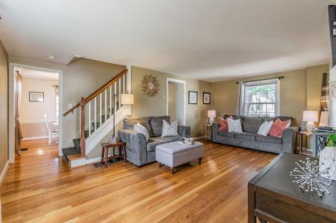 10 Donbray Rd, Springfield, MA 01119 photo 3