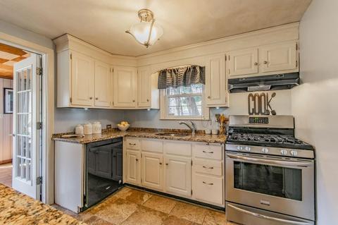 10 Donbray Rd, Springfield, MA 01119 photo 10