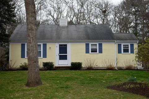 24 Gunters Ln, Mashpee, MA 02649 photo 3