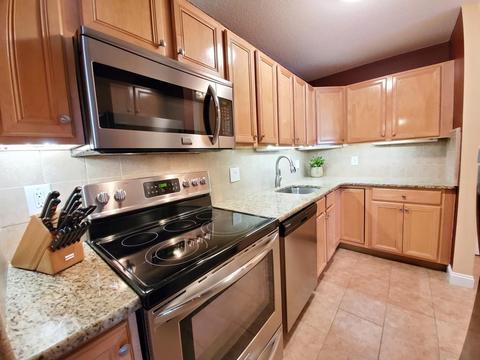 100 Brookside Dr #E, Andover, MA 01810 photo 2