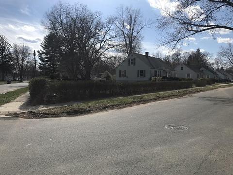 71 Stanhope Rd, Springfield, MA 01109 photo 3