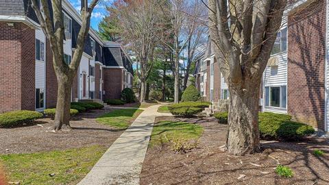 52 Will Dr #81, Canton, MA 02021 photo 2