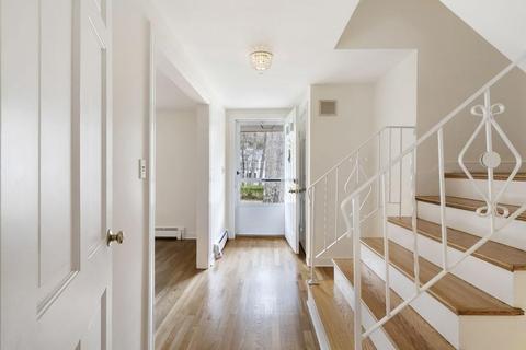 14 Stonehurst Rd, Needham, MA 02492 photo 3