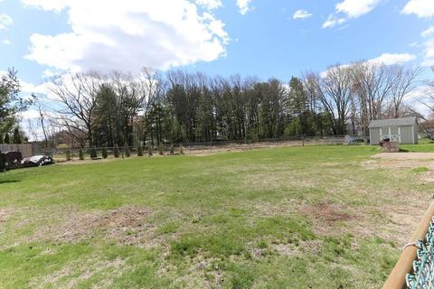 126 Boucher Cir, Chicopee, MA 01020 photo 5