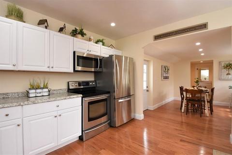 92 Hampstead Pl, Athol, MA 01331 photo 8