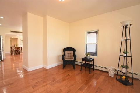 92 Hampstead Pl, Athol, MA 01331 photo 3
