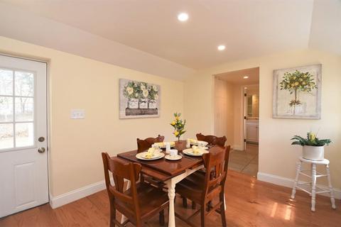 92 Hampstead Pl, Athol, MA 01331 photo 5