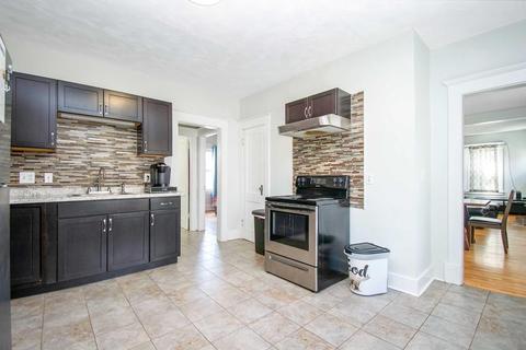 1062 Sumner Ave, Springfield, MA 01118 photo 10