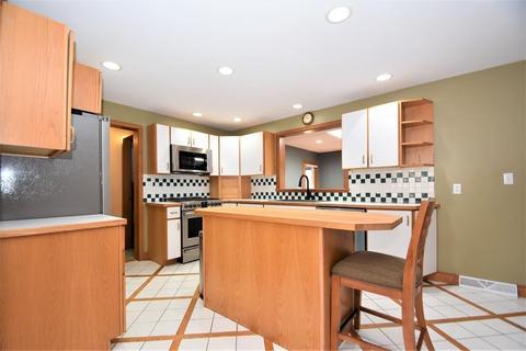 71 Pearl St, Upton, MA 01568 photo 3