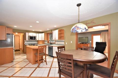 71 Pearl St, Upton, MA 01568 photo 4