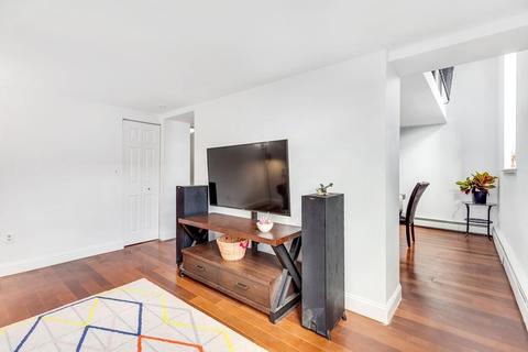 12 Locust St #3D, Everett, MA 02149 photo 4