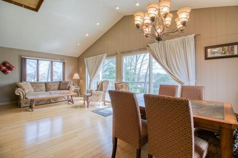 37 Deane St, Chicopee, MA 01020 photo 6
