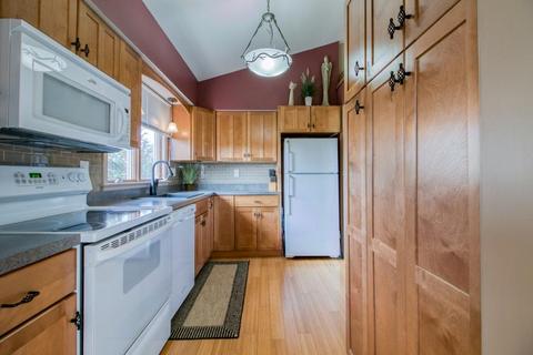37 Deane St, Chicopee, MA 01020 photo 5
