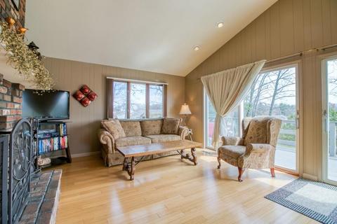 37 Deane St, Chicopee, MA 01020 photo 9