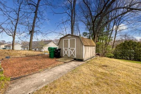 37 Deane St, Chicopee, MA 01020 photo 32