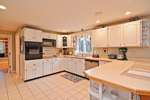 94 Windsor Ave, Acton, MA 01720 photo 9