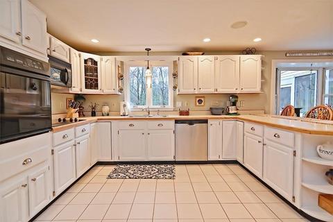 94 Windsor Ave, Acton, MA 01720 photo 6