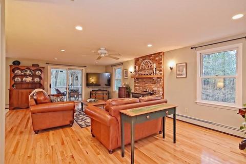 94 Windsor Ave, Acton, MA 01720 photo 3