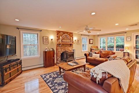 94 Windsor Ave, Acton, MA 01720 photo 2