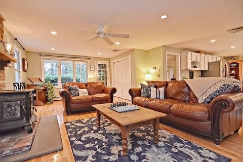 94 Windsor Ave, Acton, MA 01720 photo 4