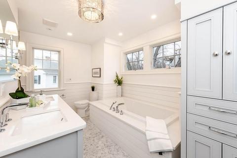 126 Lothrop St, Beverly, MA 01915 photo 18