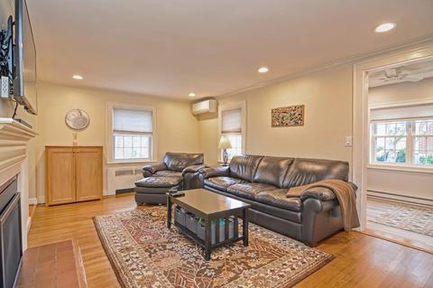 561 Webster St, Needham, MA 02494 photo 4