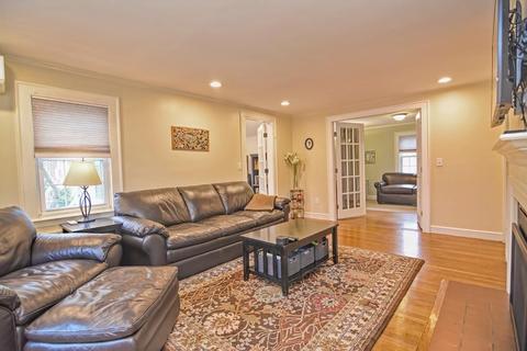 561 Webster St, Needham, MA 02494 photo 3
