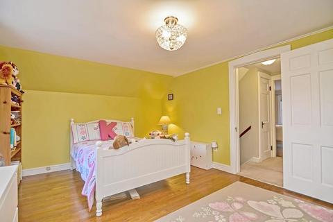 561 Webster St, Needham, MA 02494 photo 15