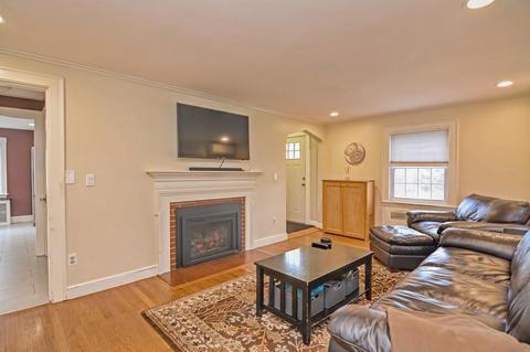 561 Webster St, Needham, MA 02494 photo 5